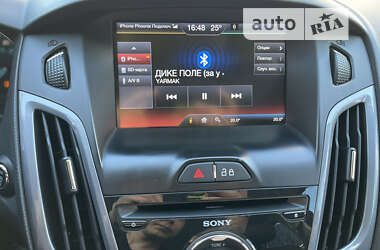 Хэтчбек Ford Focus 2013 в 