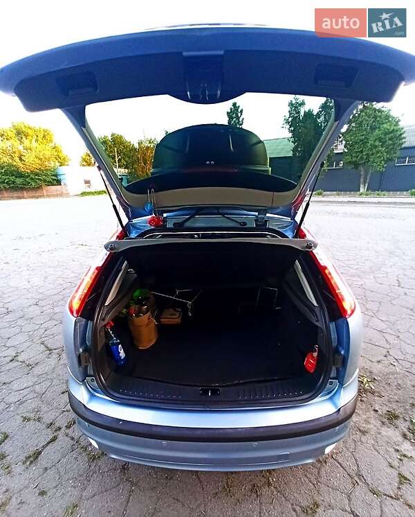 Хетчбек Ford Focus 2006 в Апостоловому