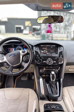 Хэтчбек Ford Focus 2013 в 