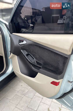 Хэтчбек Ford Focus 2013 в 