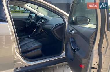 Хэтчбек Ford Focus 2015 в Кицмани