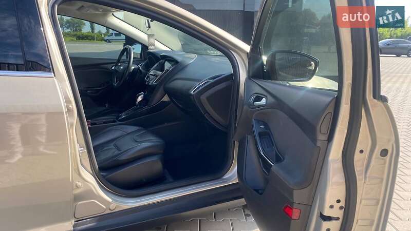 Хэтчбек Ford Focus 2015 в Кицмани