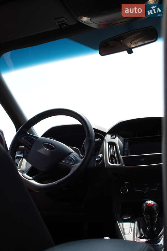 Хэтчбек Ford Focus 2015 в Одессе фото 25 Хэтчбек Ford Focus 2015 в Одессе