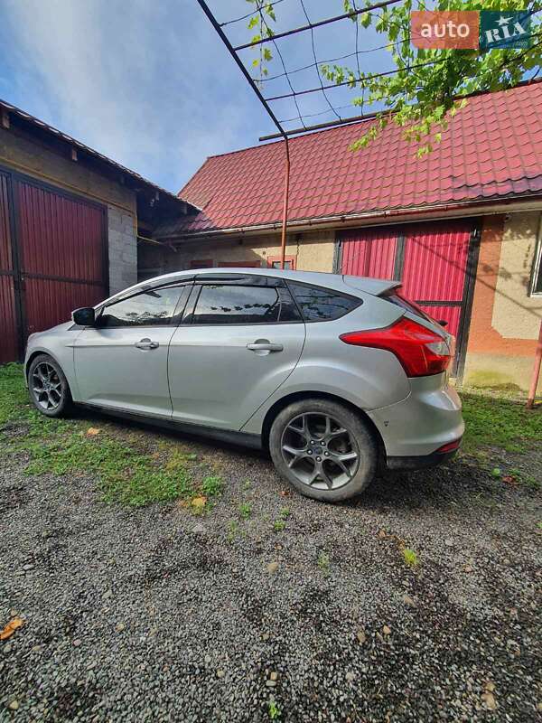 Хэтчбек Ford Focus 2013 в Харькове