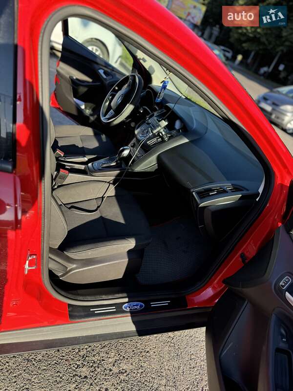 Хэтчбек Ford Focus 2016 в Ровно фото 2 Хэтчбек Ford Focus 2016 в Ровно