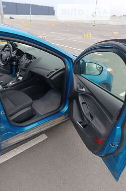 Седан Ford Focus 2015 в 