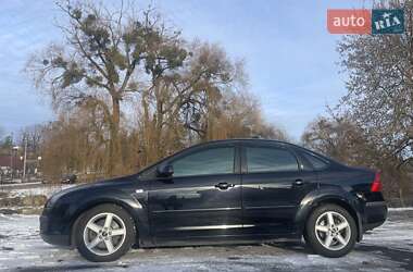 Седан Ford Focus 2005 в 