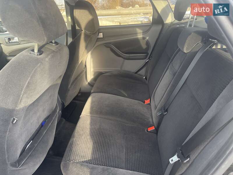 Седан Ford Focus 2005 в Луцке