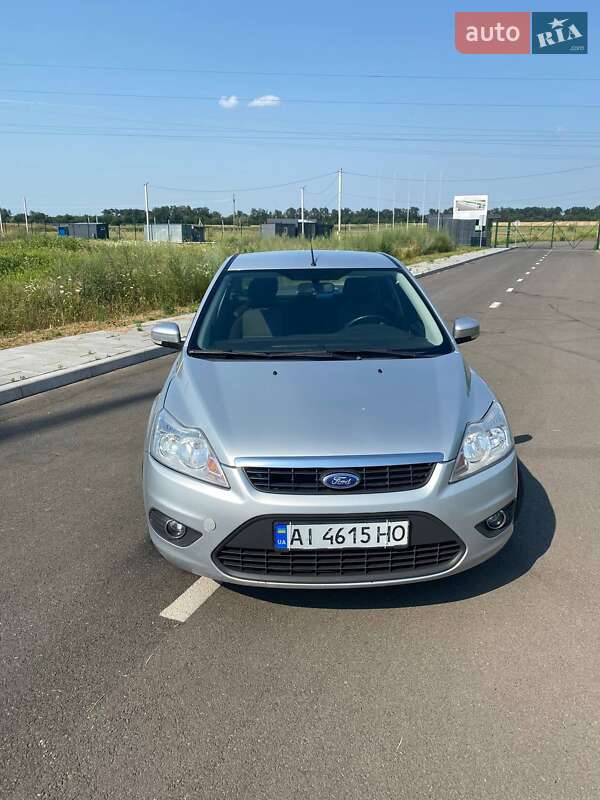 Седан Ford Focus 2011 в Березане