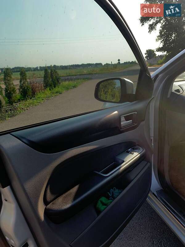 Седан Ford Focus 2011 в Березане