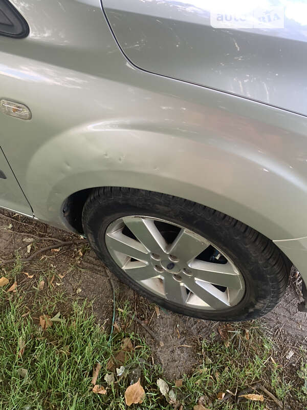 Хэтчбек Ford Focus 2006 в Нововолынске