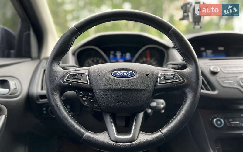 Седан Ford Focus 2015 в Львове