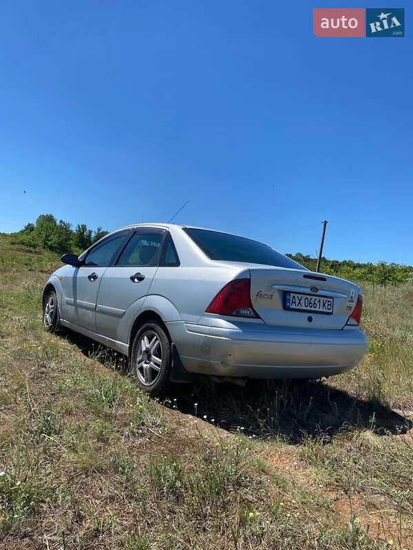 Седан Ford Focus 2000 в Новій Водолагі
