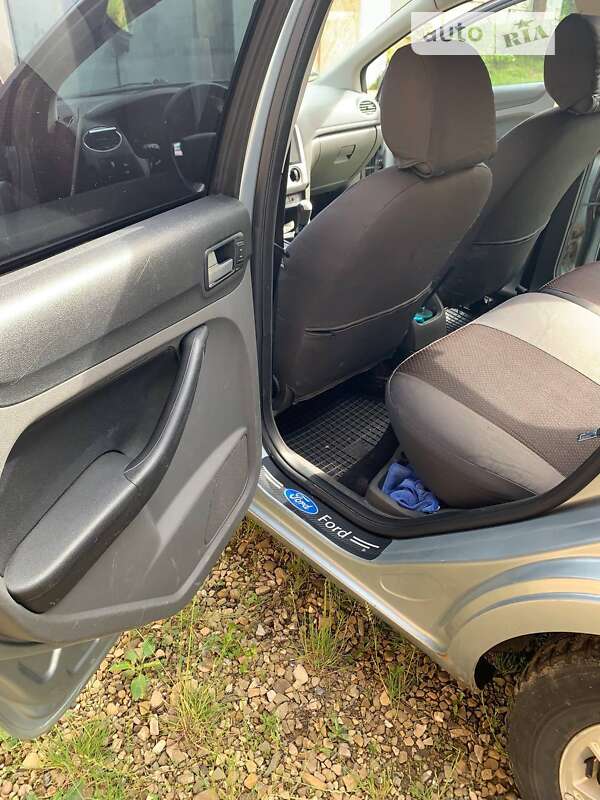 Хэтчбек Ford Focus 2005 в Самборе