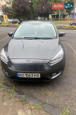 Седан Ford Focus 2015 в 