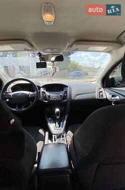 Седан Ford Focus 2014 в Десне