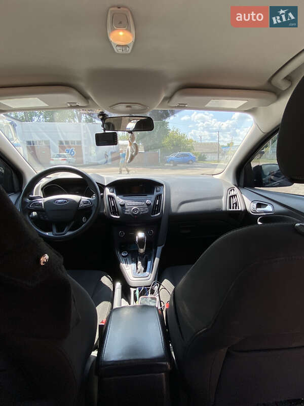 Седан Ford Focus 2014 в Десне