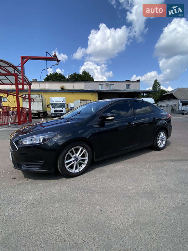 Седан Ford Focus 2014 в Десне