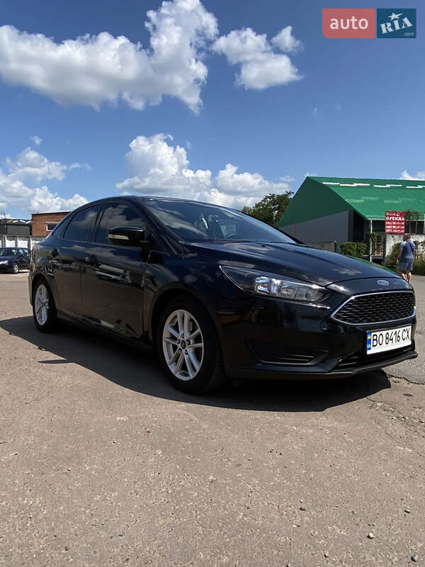 Седан Ford Focus 2014 в Десне