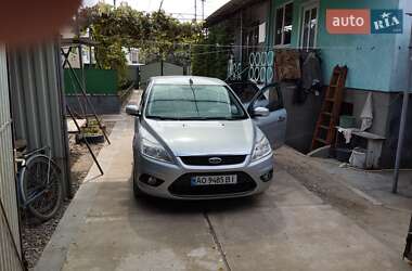 Хэтчбек Ford Focus 2011 в 