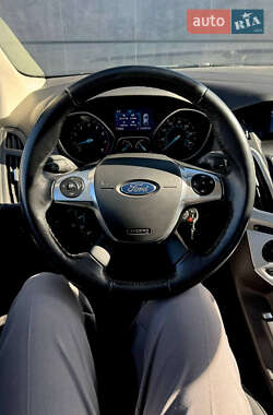 Седан Ford Focus 2014 в 