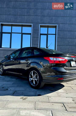 Седан Ford Focus 2014 в 