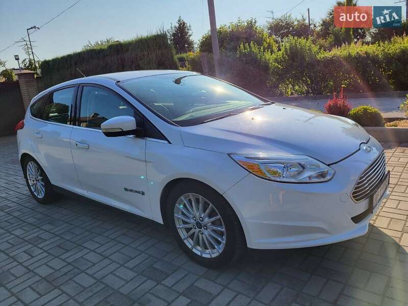 Хэтчбек Ford Focus 2017 в Запорожье фото 4 Хэтчбек Ford Focus 2017 в Запорожье