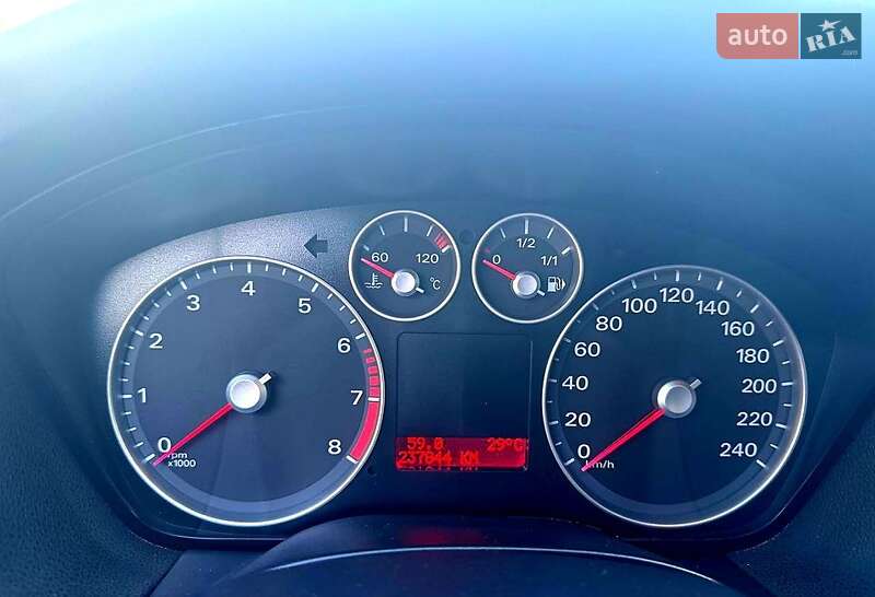 Хэтчбек Ford Focus 2007 в Краснокутске