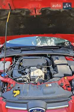 Хэтчбек Ford Focus 2013 в 