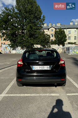 Хэтчбек Ford Focus 2011 в 
