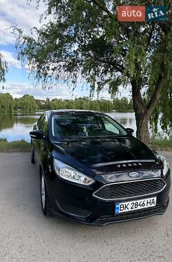 Седан Ford Focus 2015 в 