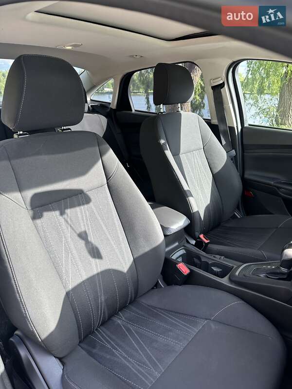 Седан Ford Focus 2015 в Ровно