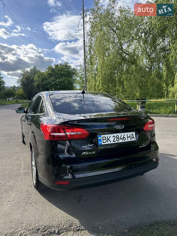 Седан Ford Focus 2015 в Рівному