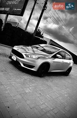 Хетчбек Ford Focus 2015 в 