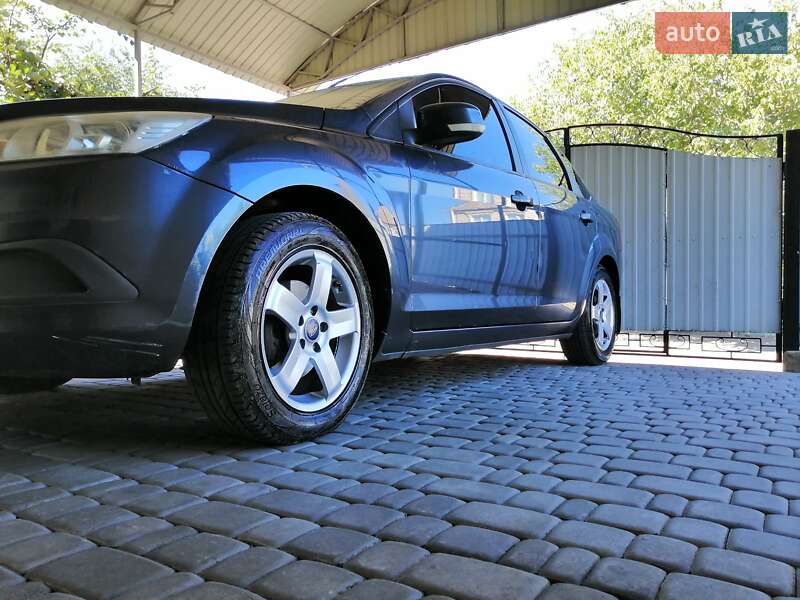 Седан Ford Focus 2008 в Первомайську