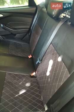 Седан Ford Focus 2014 в 