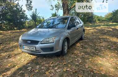 Хэтчбек Ford Focus 2005 в Тячеве