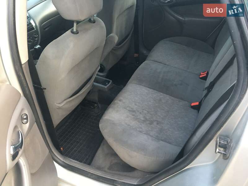 Універсал Ford Focus 2001 в Чернігові