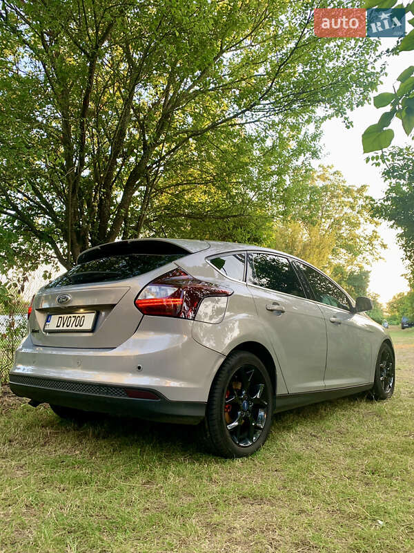 Хэтчбек Ford Focus 2011 в Киеве