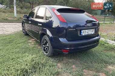 Хэтчбек Ford Focus 2005 в 
