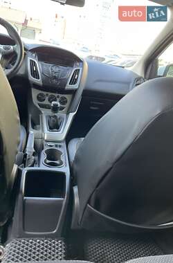 Хетчбек Ford Focus 2014 в 