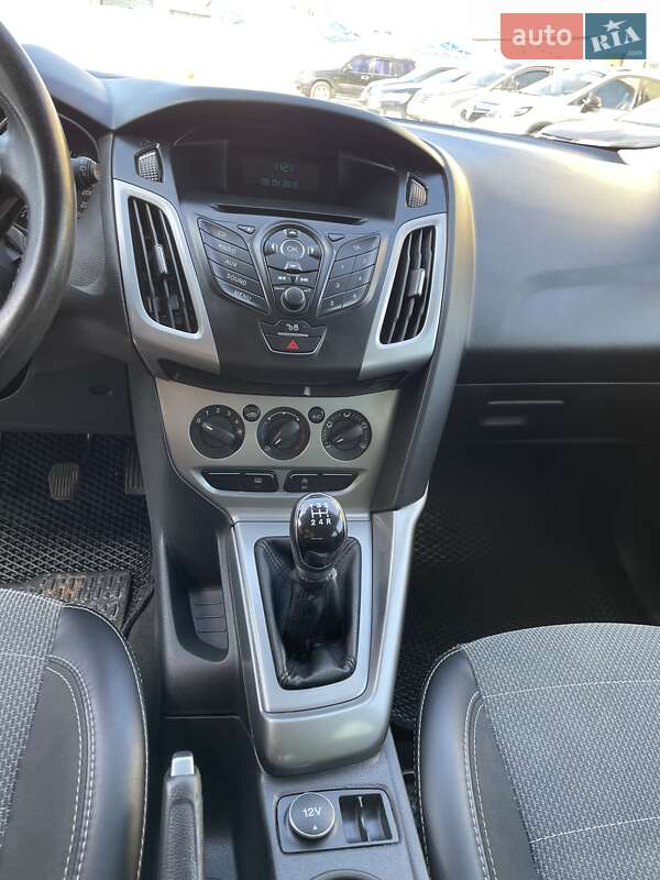 Хэтчбек Ford Focus 2014 в Чернигове
