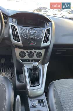 Хетчбек Ford Focus 2014 в 