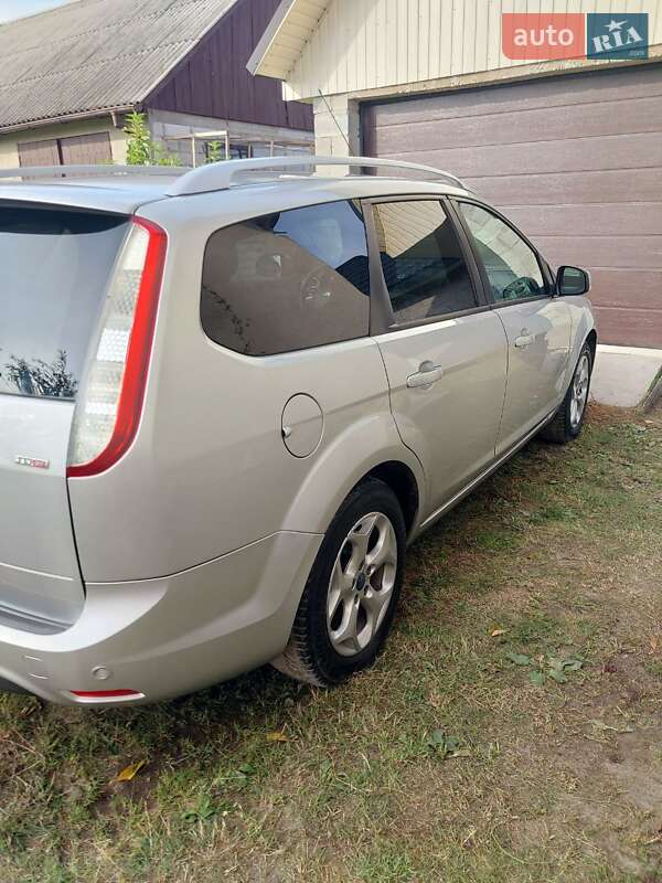 Универсал Ford Focus 2010 в Березному