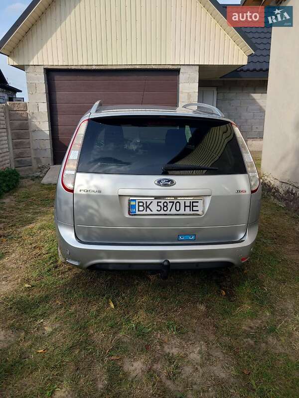 Универсал Ford Focus 2010 в Березному