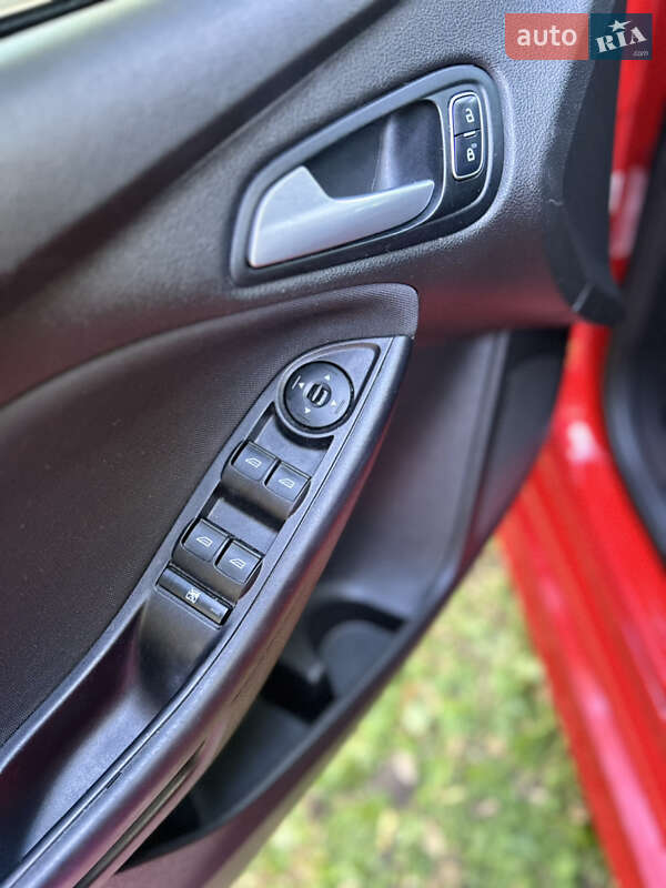 Седан Ford Focus 2015 в Чернигове фото 8 Седан Ford Focus 2015 в Чернигове