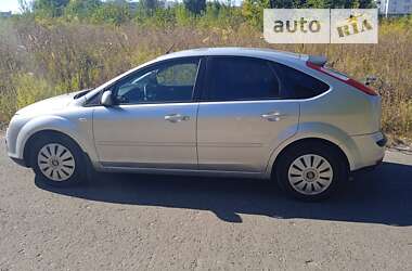 Хэтчбек Ford Focus 2005 в Вишневом