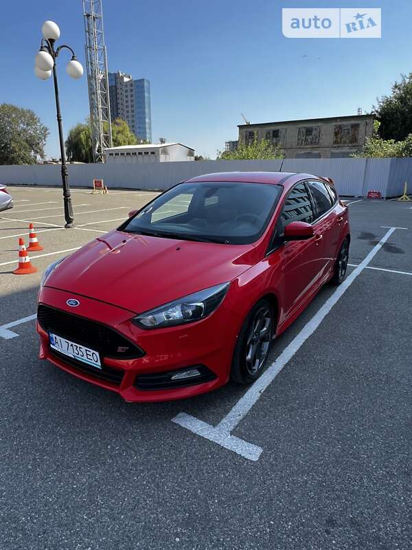 Хэтчбек Ford Focus 2016 в Киеве фото 2 Хэтчбек Ford Focus 2016 в Киеве