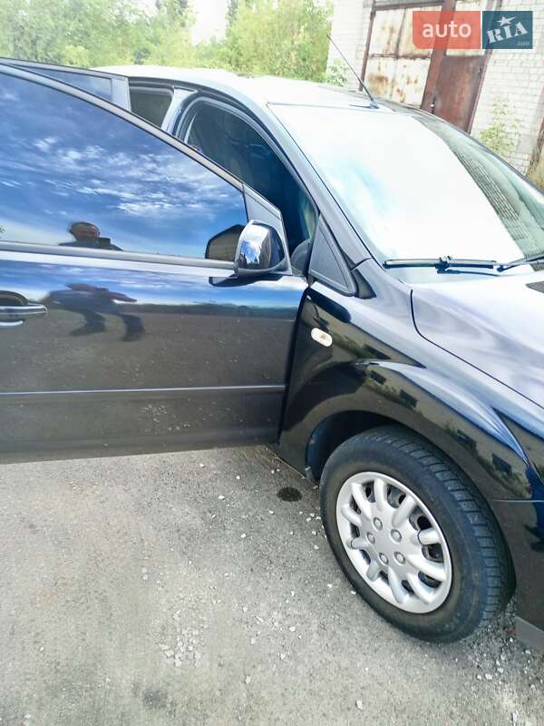 Универсал Ford Focus 2007 в Дубровице
