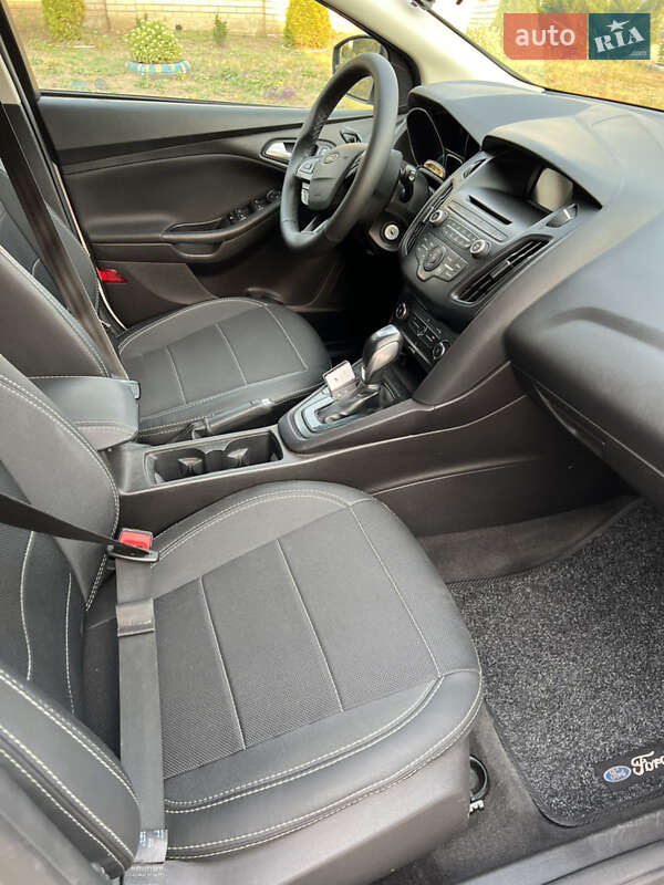 Хэтчбек Ford Focus 2015 в Днепре